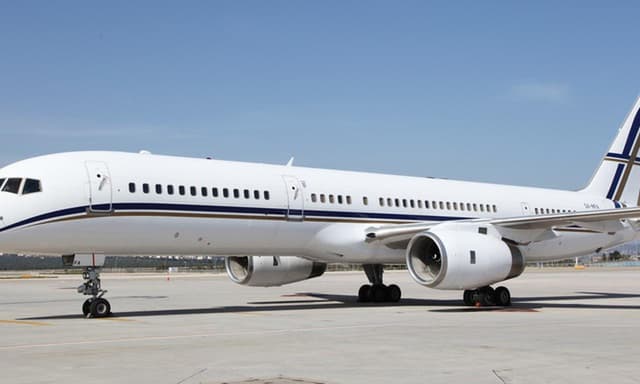 Boeing 757-200 exterior