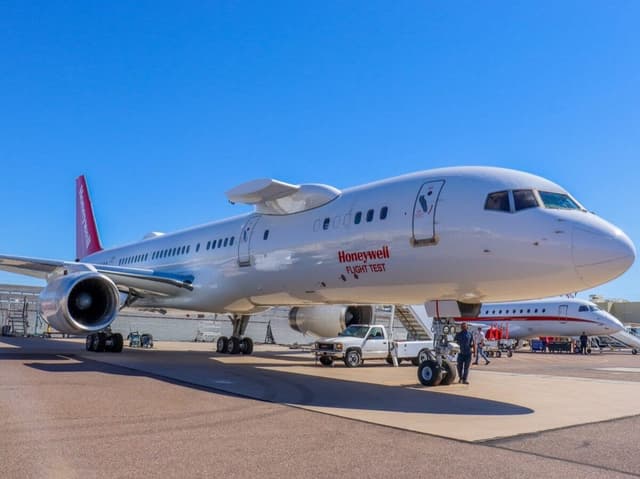 Boeing 757 (testbed) exterior