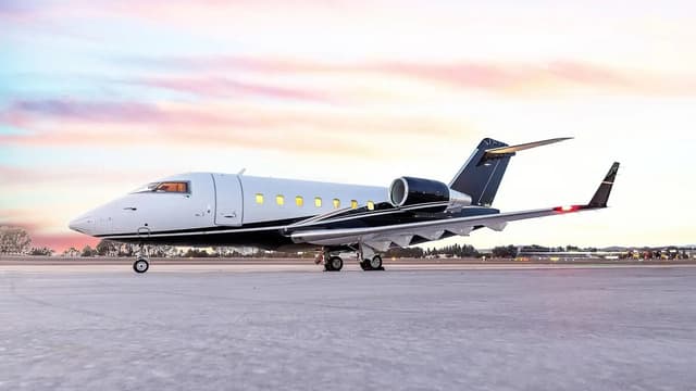 Bombardier Challenger 604 exterior