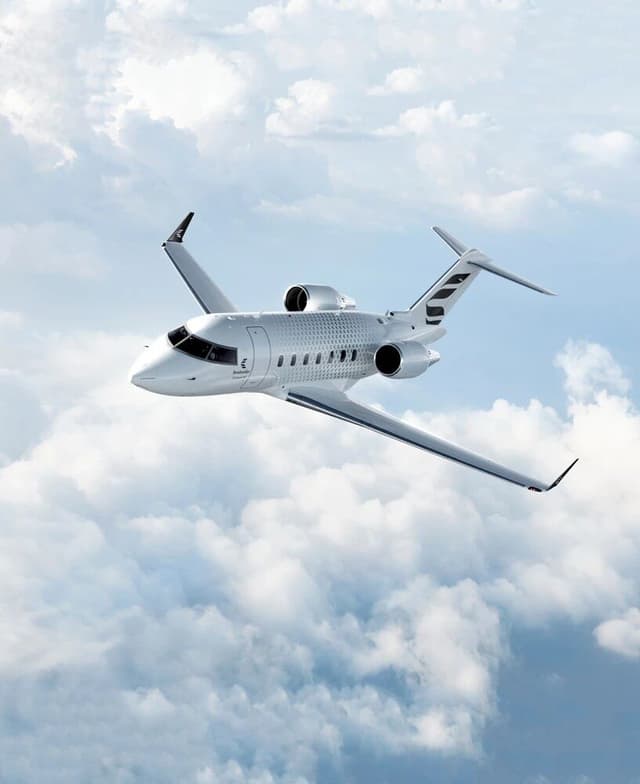 Bombardier Challenger 650 exterior