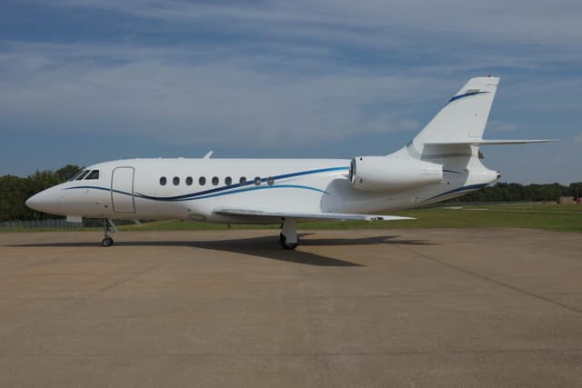 Dassault Falcon 2000 exterior