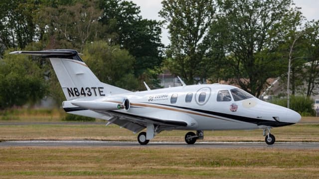 Eclipse 500 exterior