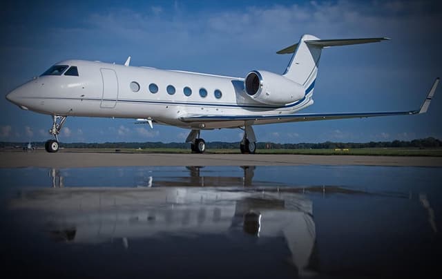 Gulfstream G450 exterior