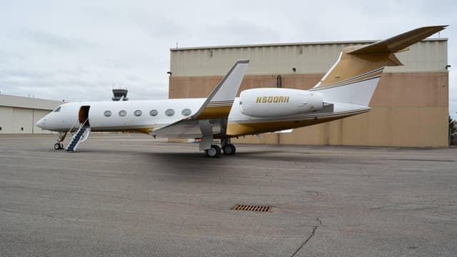 Gulfstream V exterior
