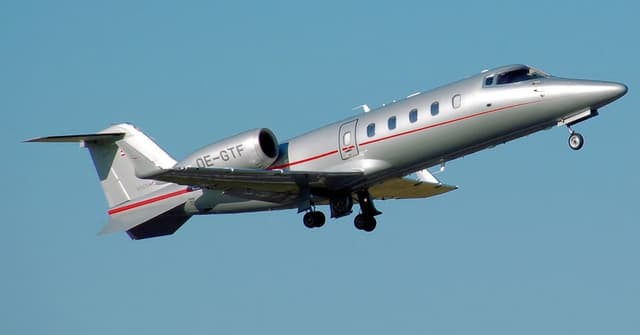 Learjet 60 exterior