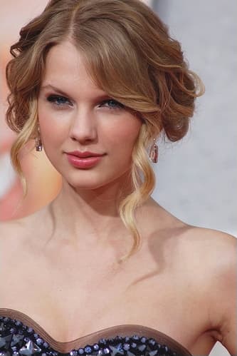 Taylor Swift portrait
